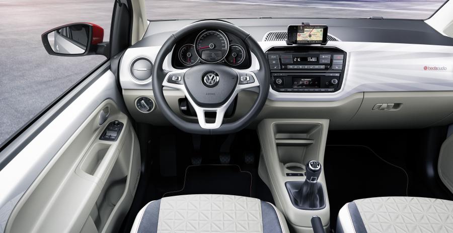  Volkswagen up! beats 2016 года  (фото 10 из 10)